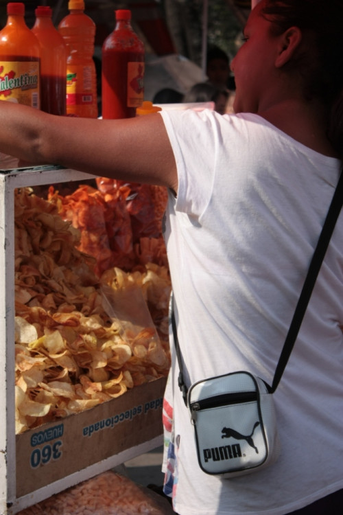 Toluca - bramborové lupínky se podávají se s lehkou chilli omáčkou