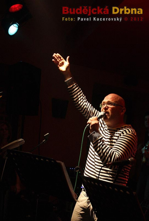 Koncert HE bandu v Modrých dveřích