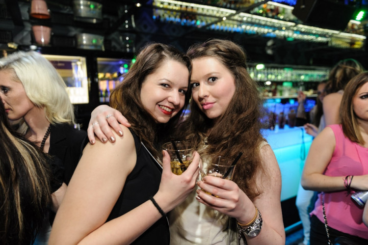 Budějcká Drbna slavila v dance baru Paradox svoje 1. narozeniny