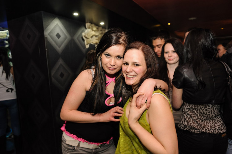 Budějcká Drbna slavila v dance baru Paradox svoje 1. narozeniny