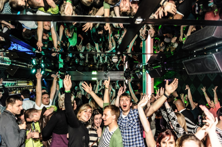 Budějcká Drbna slavila v dance baru Paradox svoje 1. narozeniny