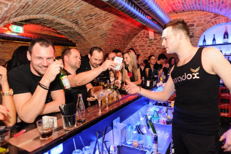 Budějcká Drbna slavila v dance baru Paradox svoje 1. narozeniny