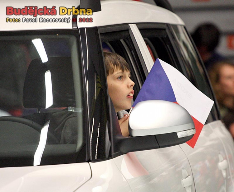 Fandilo se i z vystaveného vozu