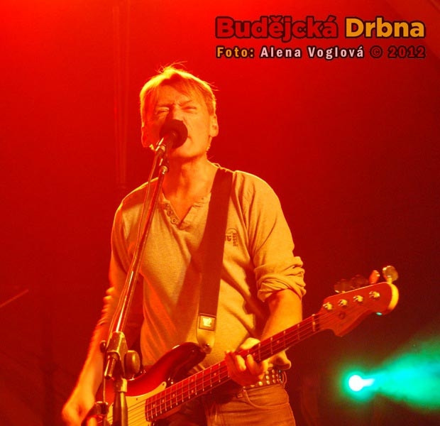 Golda válel na pódiu jako za mlada