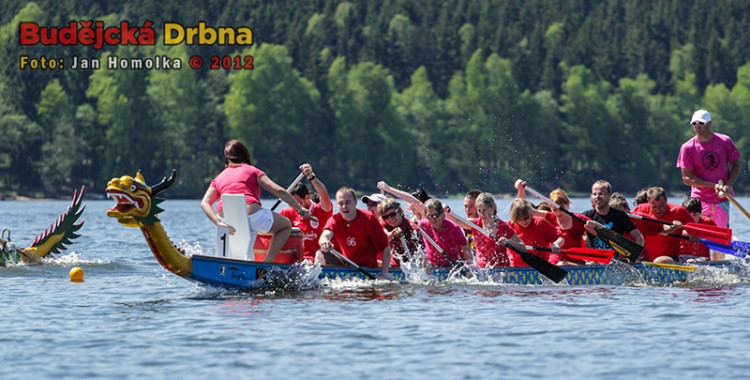 Závody dračích lodí na Lipně