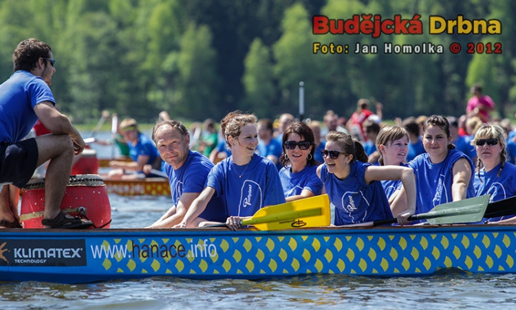 Závody dračích lodí na Lipně