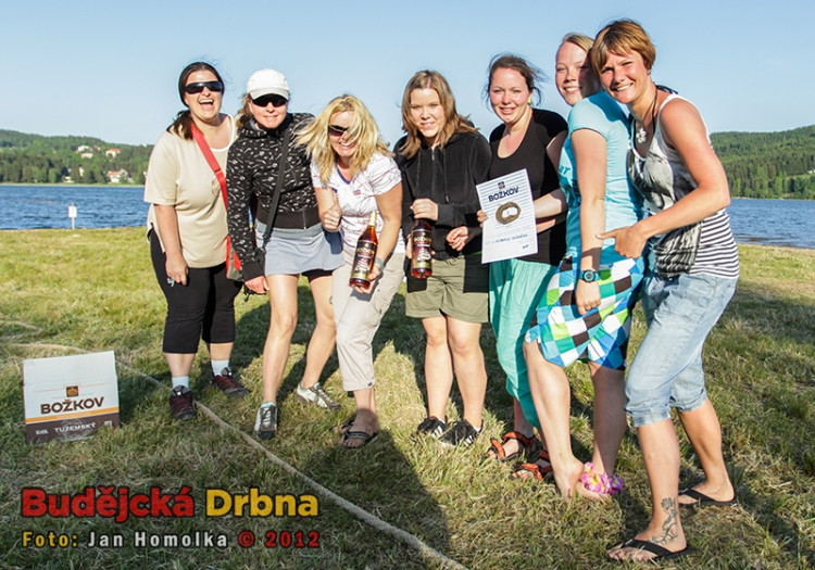 Závody dračích lodí na Lipně