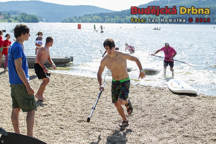 Závody dračích lodí na Lipně