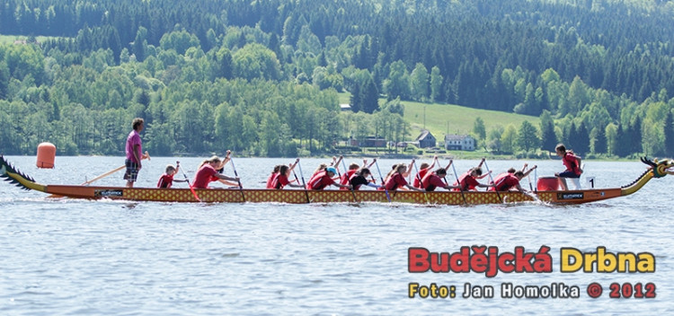 Závody dračích lodí na Lipně