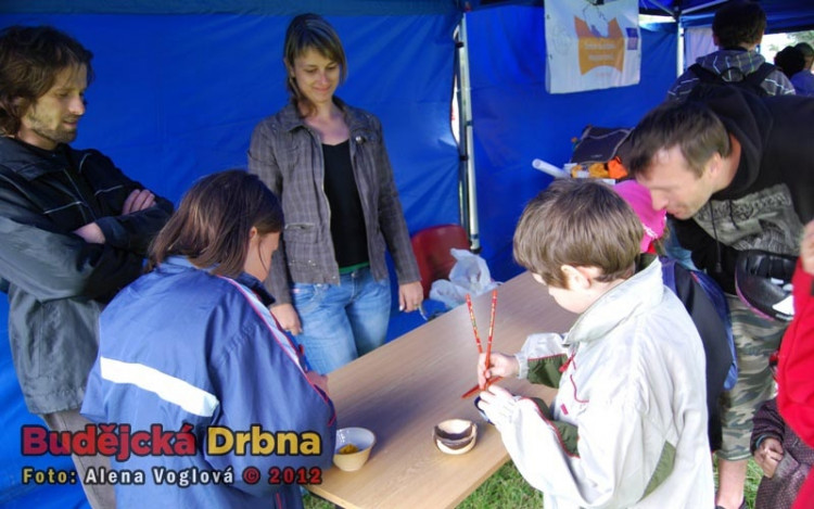 Existuje hodně věcí, jak zabavit děti