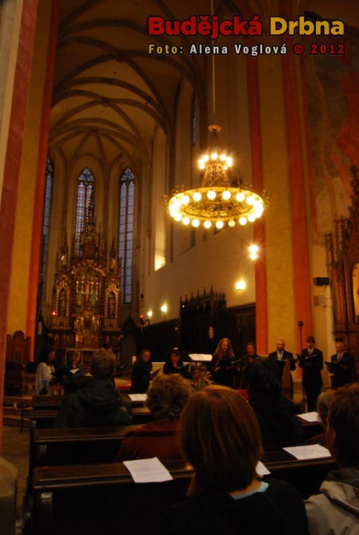 Zpěváci sklízeli veliký úspěch za koncert v Klášterním kostele