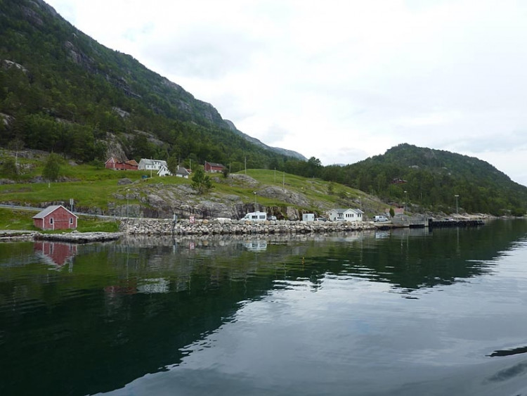 Epizoda 3 - Kjerag: Městečko při plavbě do Lysabotenu