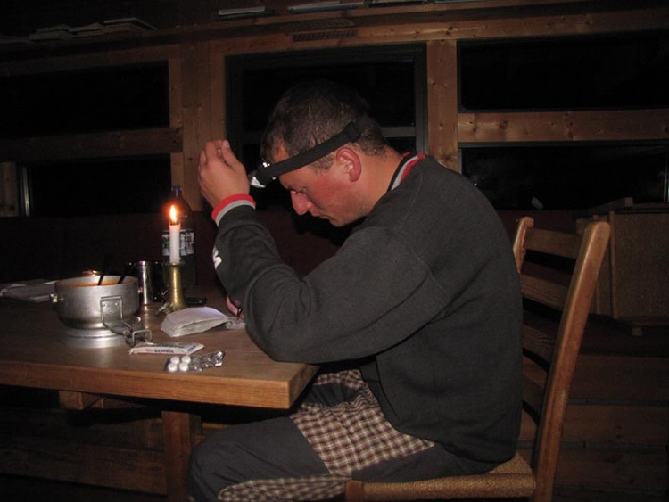 Epizoda 4 - Manafossen: Epizoda 4 - Manafossen: Jarda při psaní deníku v chatě Langavaten