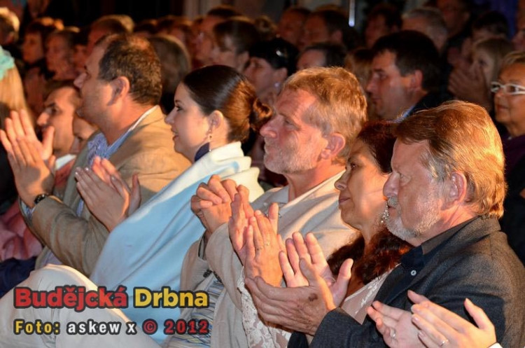 Premiéru potleskem ocenil i starosta Hluboké Tomáš Jirsa. A Petr Markov, autor textu