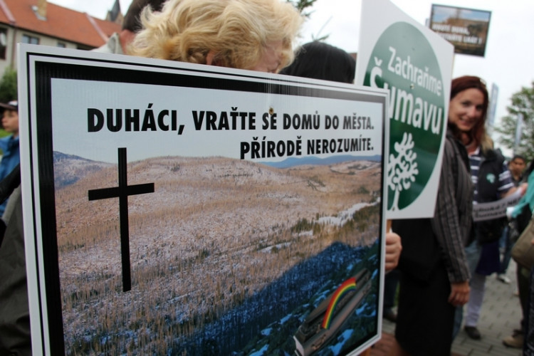Protest a Antiprotest v Hluboké nad Vltavou
