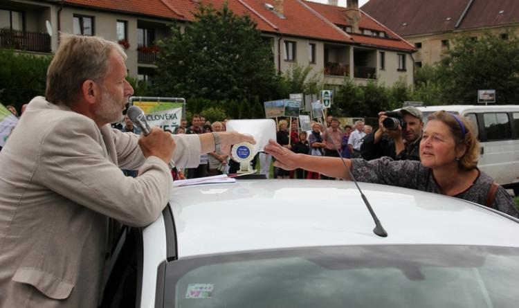 Protest a Antiprotest v Hluboké nad Vltavou