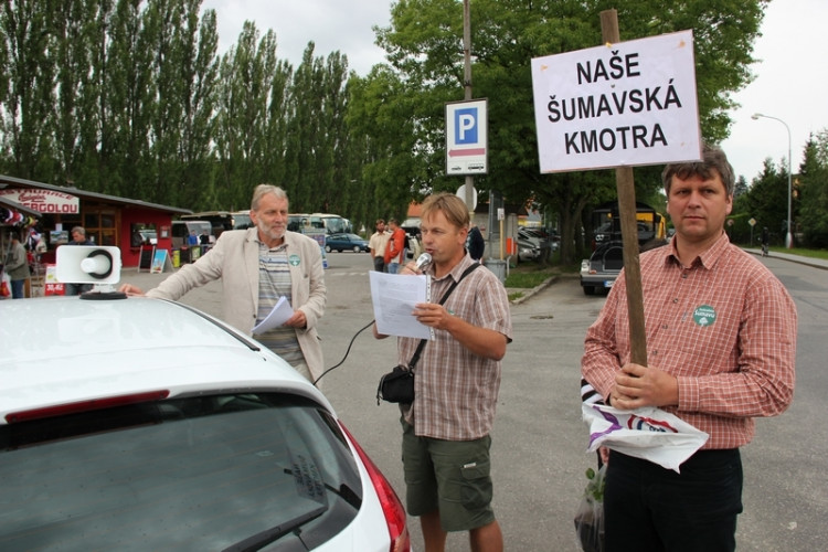 Protest a Antiprotest v Hluboké nad Vltavou