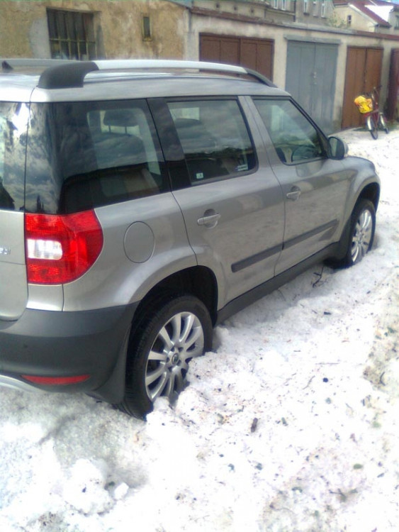 U garáží v Mladém, ulice Antonína Janouška. Foto Pavel Sládek