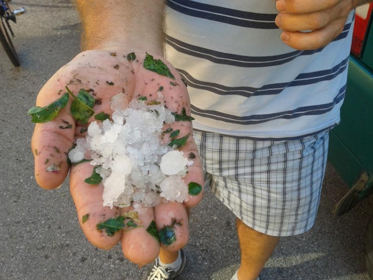Necelých 24 hodin po sobotním krupobití u Havlíčkovy kolonie. Foto Dagmar Hrůšová2