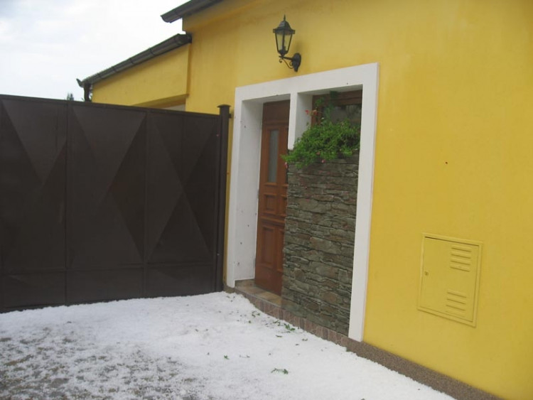 Následky krupobití. Foto Pedro Smouky