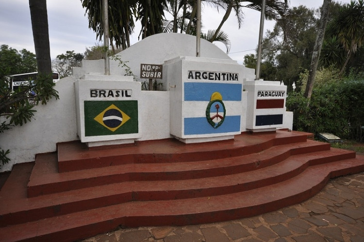 Trojmezí. Tady se stýkají hranice tří států