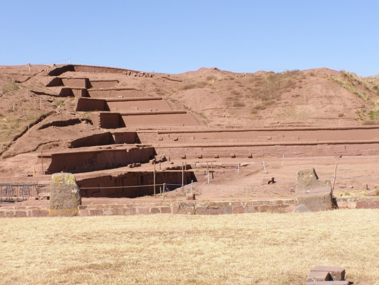 Tiwanaku - pyramida