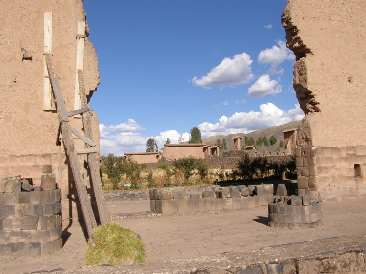 Viracochův chrám Raqchi
