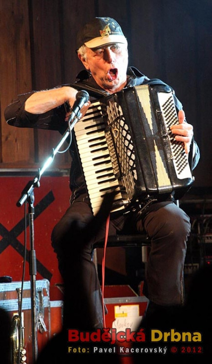 Koncert Čechomoru na Holkově