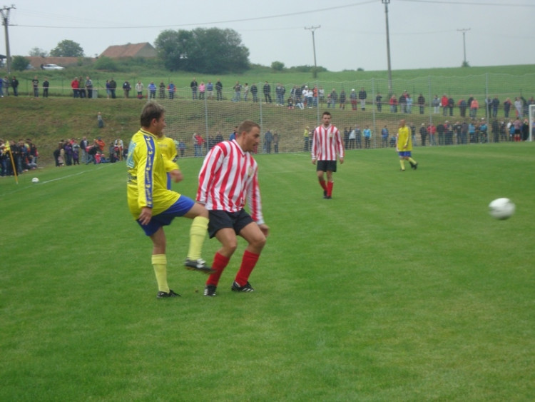 Římov-SLAVOJ HOUSLICE