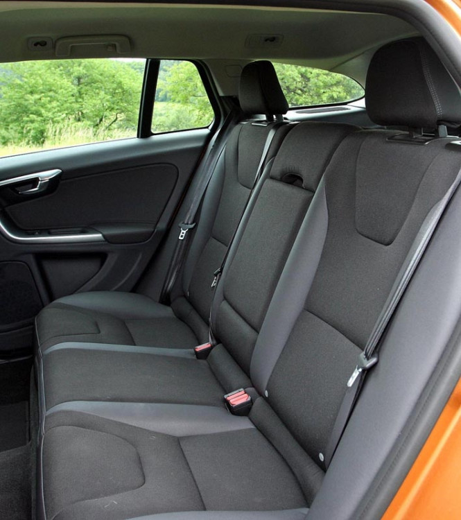 Volvo V60 T5 Momentum