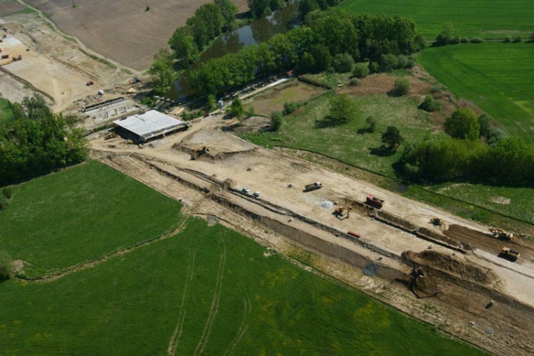 Práce na dálnici D3 mezi Táborem a Veselím nad Lužnicí