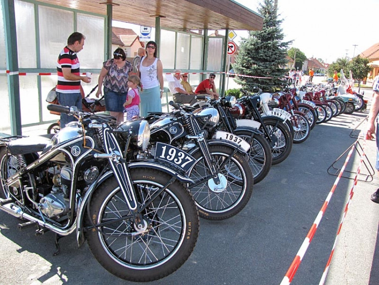 Motocykly převážně značky Jawa