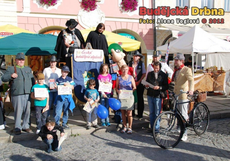 Ti, co vylezli na všechny věže, dostali diplom