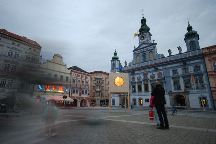 Minimální dům na náměstí Přemysla Otakara II. Foto Mjölk architekti