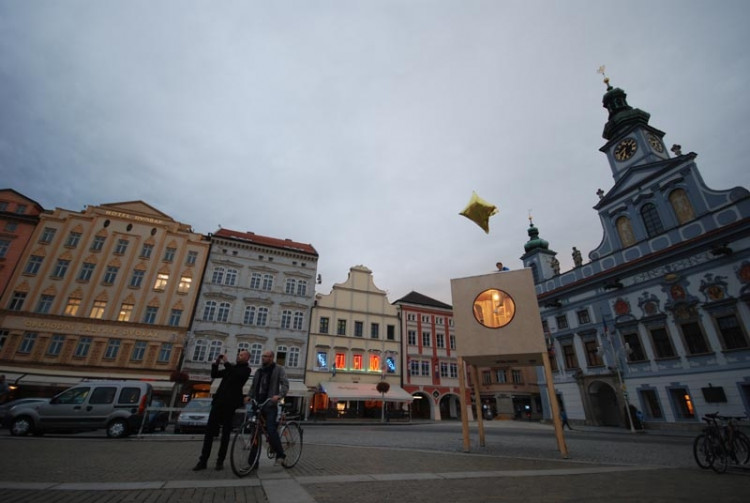 Minimální dům na náměstí Přemysla Otakara II. Foto Mjölk architekti