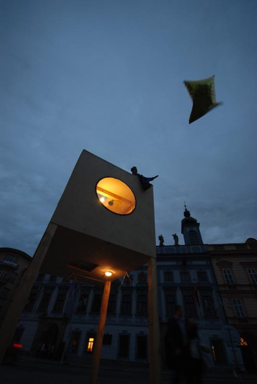 Minimální dům na náměstí Přemysla Otakara II. Foto Mjölk architekti