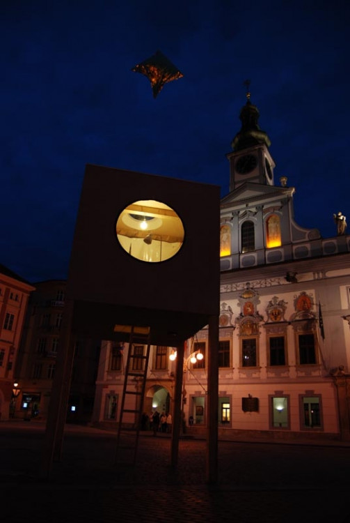 Minimální dům na náměstí Přemysla Otakara II. Foto Mjölk architekti