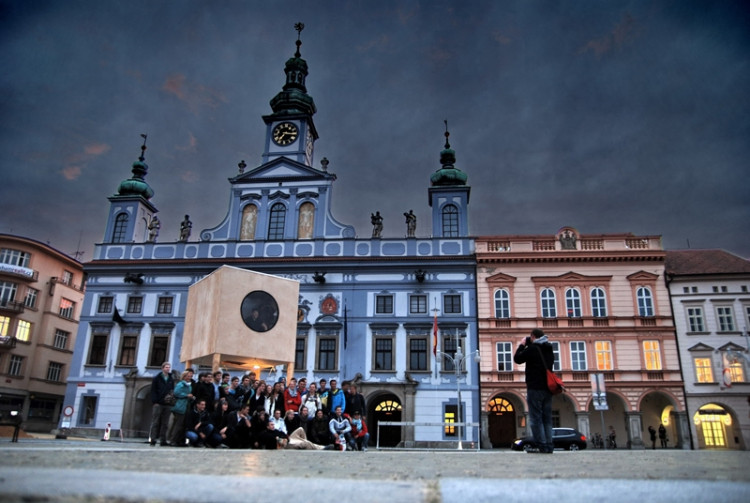Minimální dům na náměstí Přemysla Otakara II. Foto Mjölk architekti