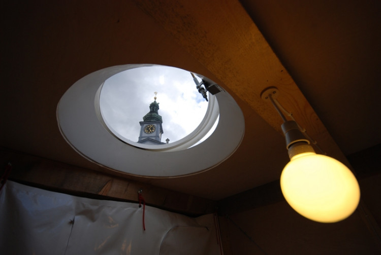 Minimální dům na náměstí Přemysla Otakara II. Foto Mjölk architekti