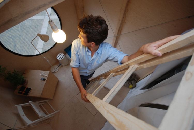 Minimální dům na náměstí Přemysla Otakara II. Foto Mjölk architekti