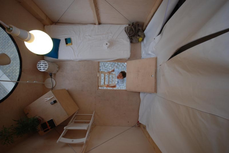 Minimální dům na náměstí Přemysla Otakara II. Foto Mjölk architekti