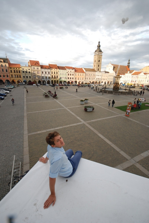 Minimální dům na náměstí Přemysla Otakara II. Foto Mjölk architekti
