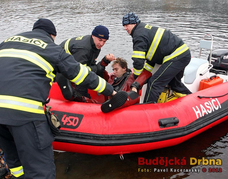 Přenášení na nosítka