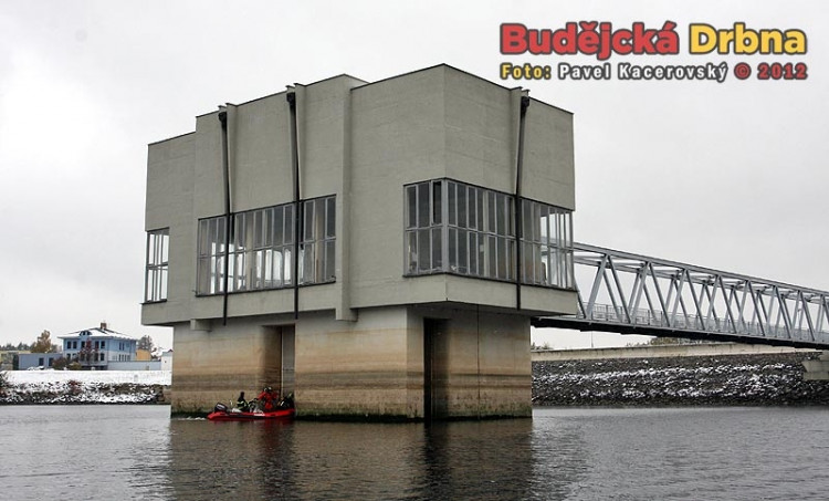 Věž na přehradě v Římově