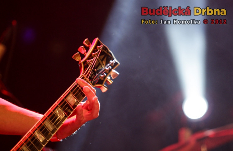 Metalové kapely zahrály v KD Slavie