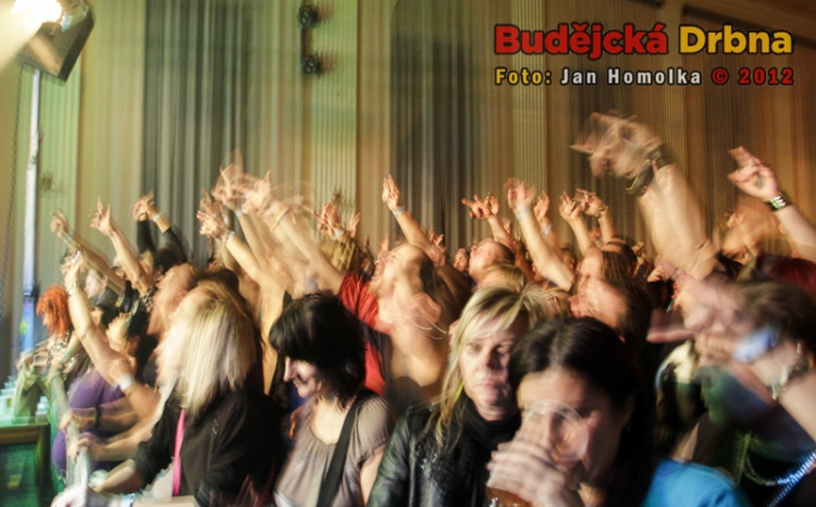 Metalové kapely zahrály v KD Slavie