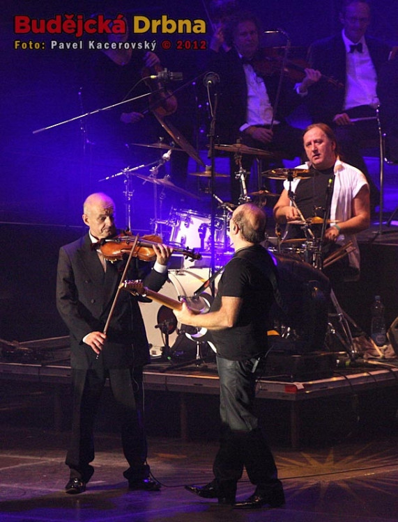 Výroční koncert kapely Olympic v Budvar Aréně