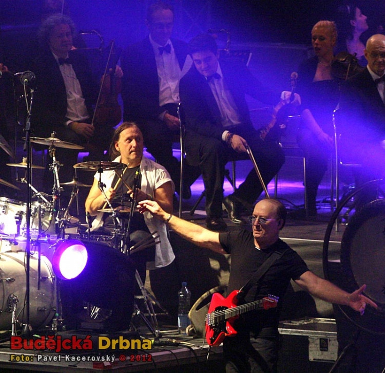 Výroční koncert kapely Olympic v Budvar Aréně