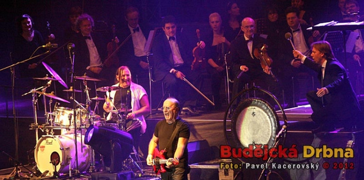 Výroční koncert kapely Olympic v Budvar Aréně