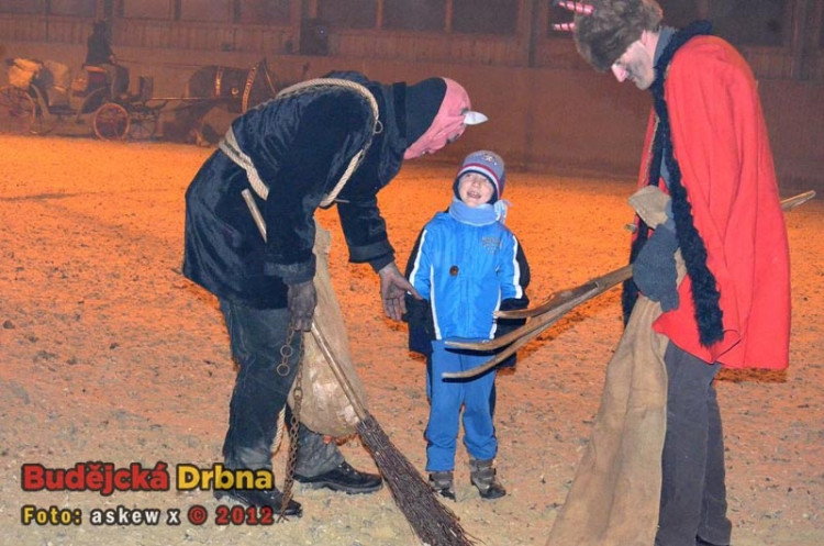 Mikulášská nadílka ve dvoře Vondrov